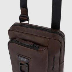 Piquadro Harper IPad Crossbody Bag Blue 13 Piquadro Harper IPad Crossbody Bag Blue -Diverse Tassen image 11533