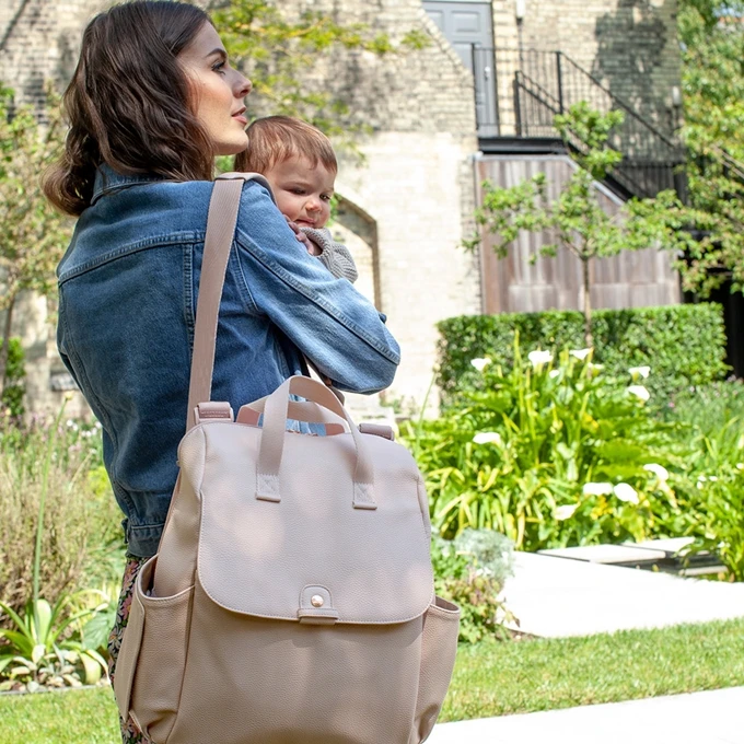 Babymel Robyn Convertible Backpack Faux Leather Pale Grey 4 Babymel Robyn Convertible Backpack Faux Leather Pale Grey - Afbeelding 2